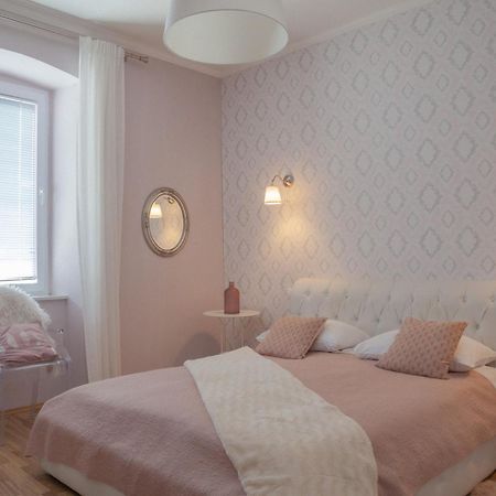 Captain Emo City Apartments Пула Екстериор снимка