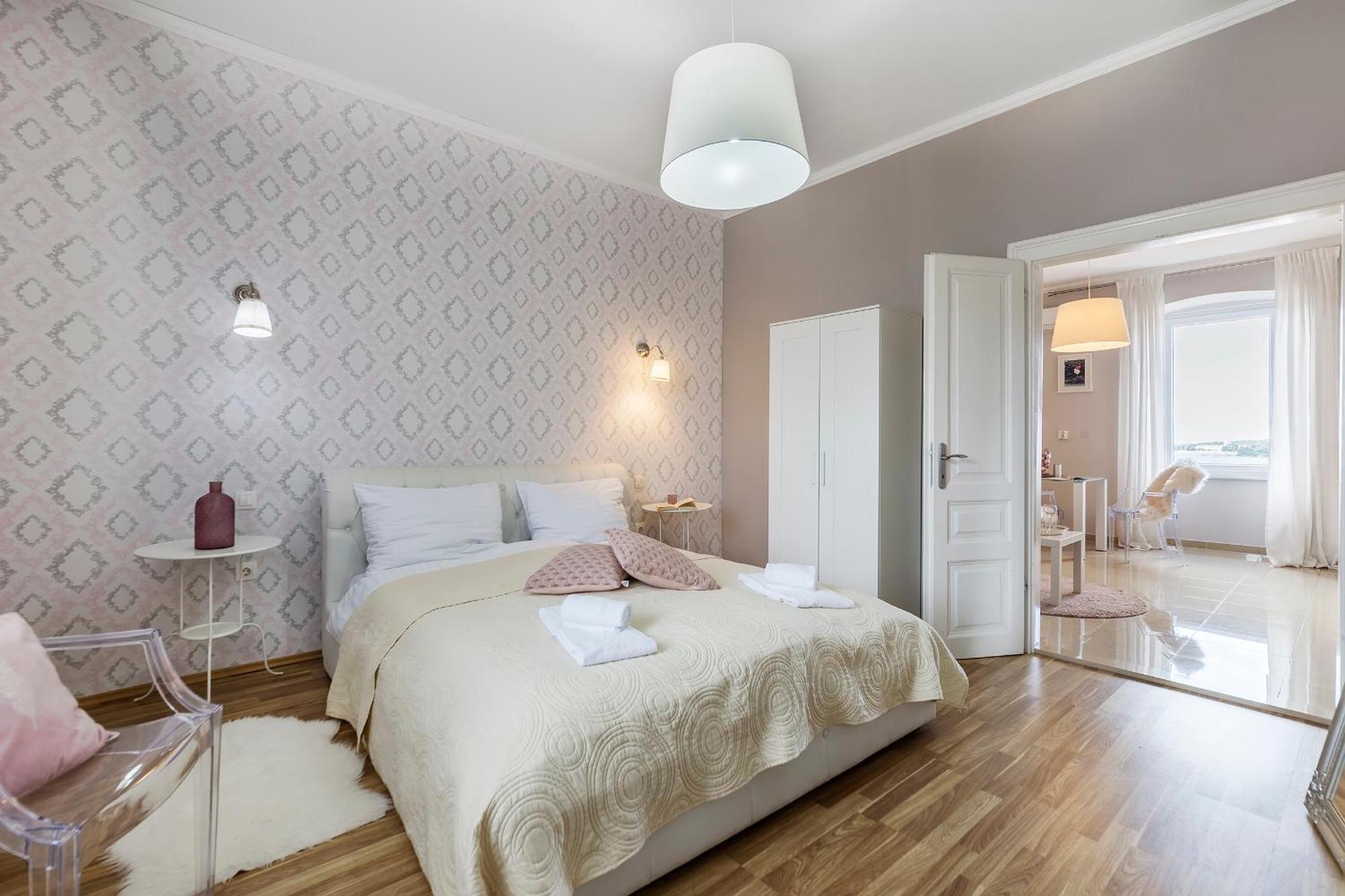Captain Emo City Apartments Пула Екстериор снимка